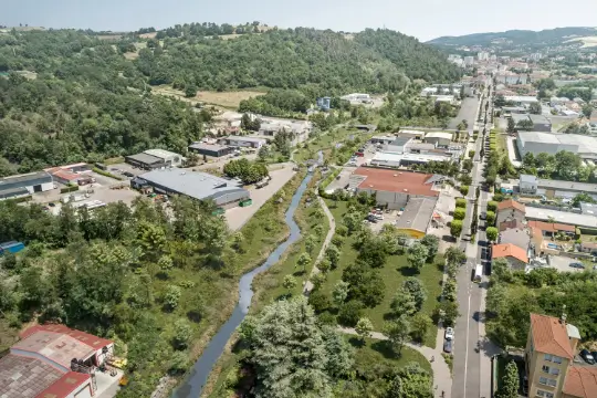 Vue aérienne sur Le Chambon-Feugerolle.
